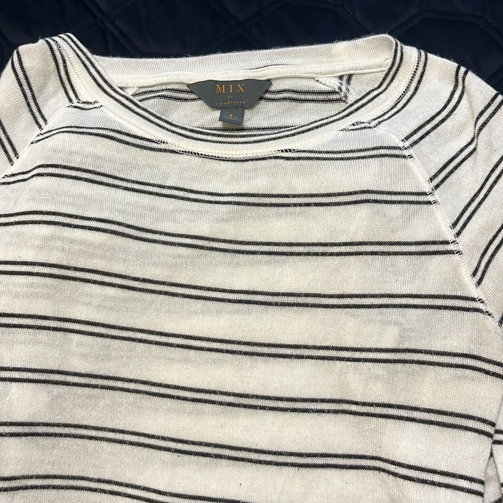 Light weight sweater